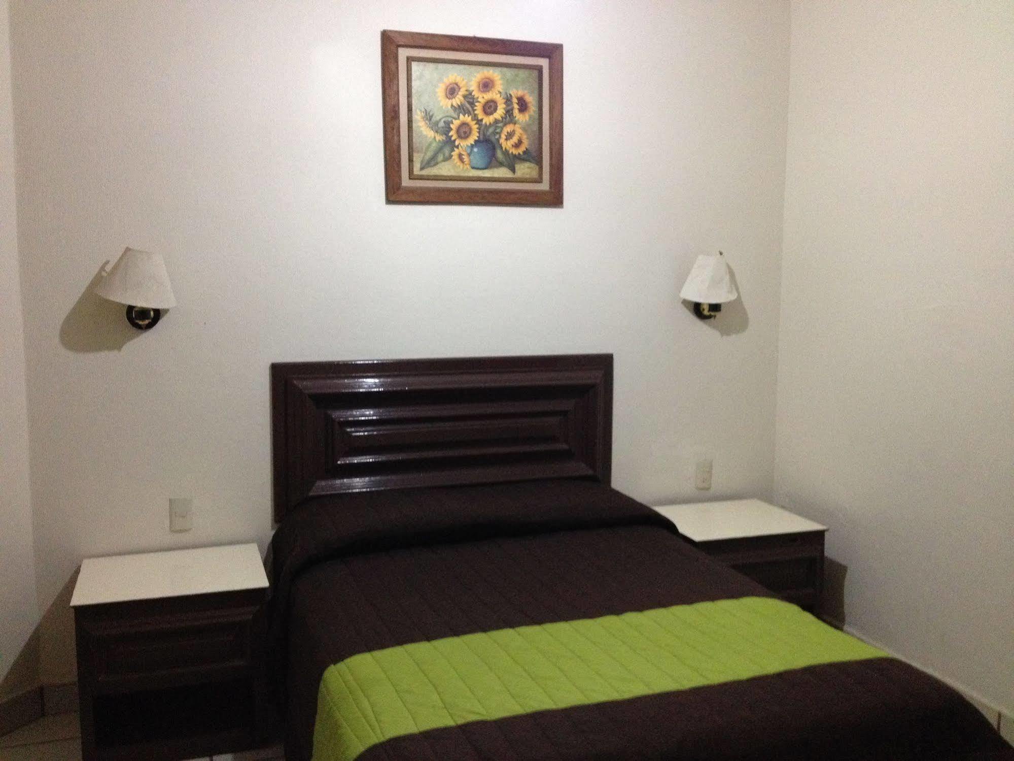Hotel El Roble Tuxtla Gutiérrez Exterior photo