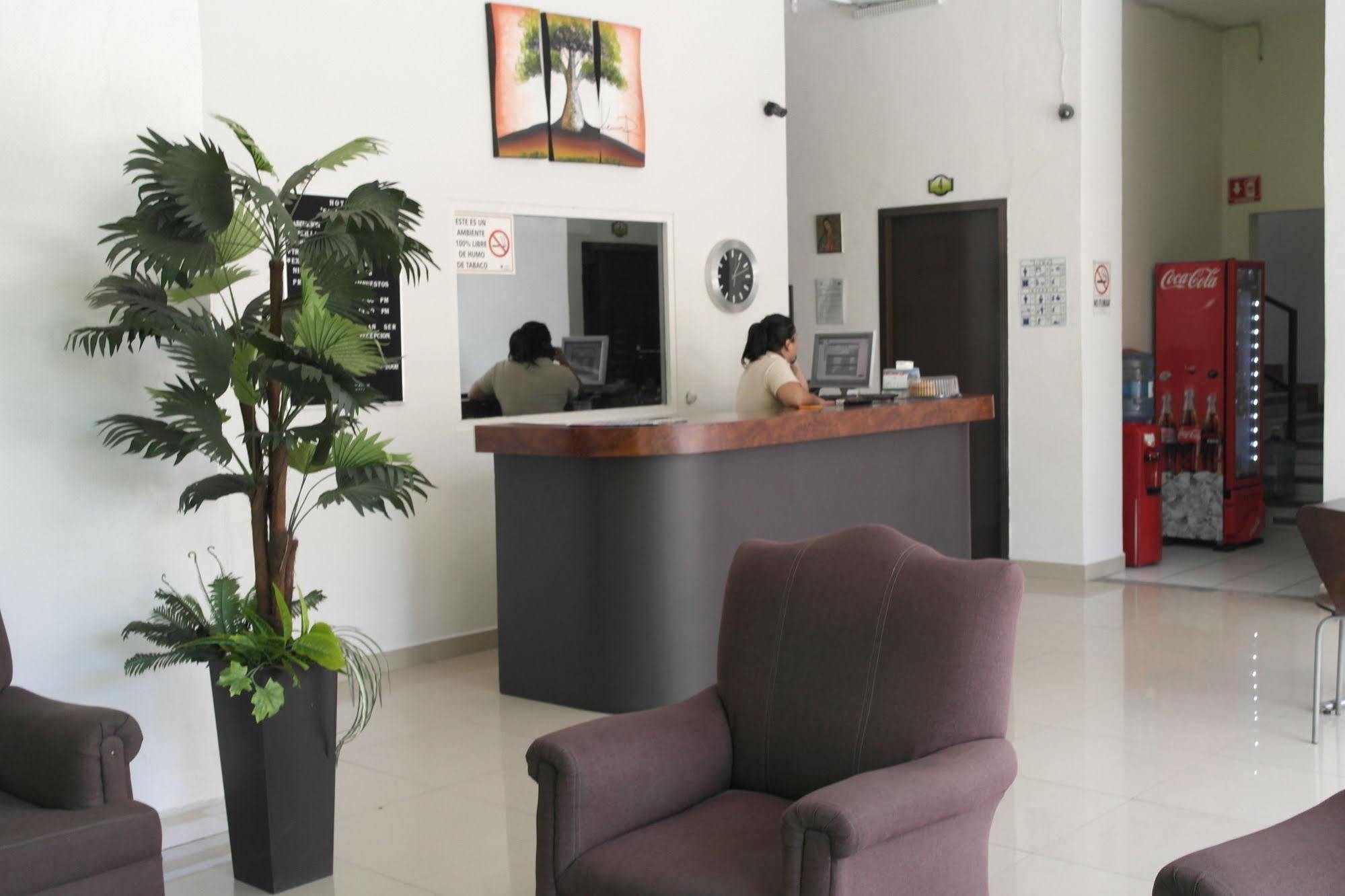 Hotel El Roble Tuxtla Gutiérrez Exterior photo